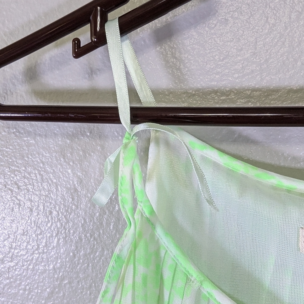 Old Navy lime green and white spaghetti strap top size small - Picture 5 of 6